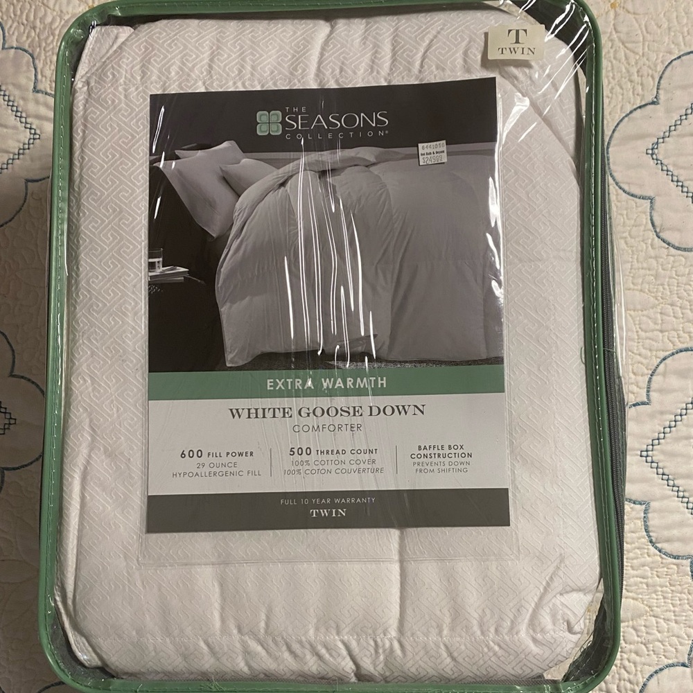 Twin size Heavy Goose Comforter